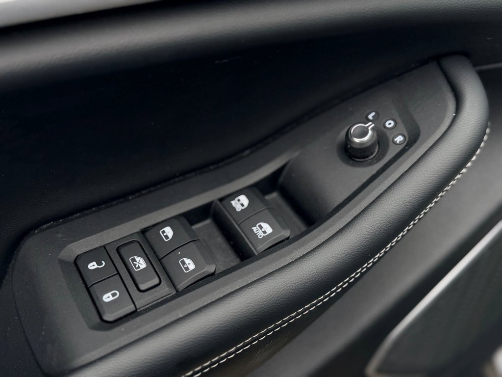 Used 2022 Jeep Grand Cherokee Limited image 11