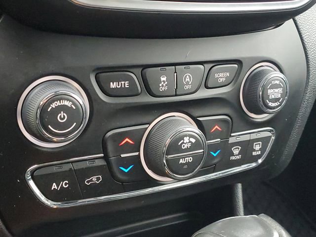 Used 2022 Jeep Cherokee Trailhawk w/ Trailer Tow Group image 27