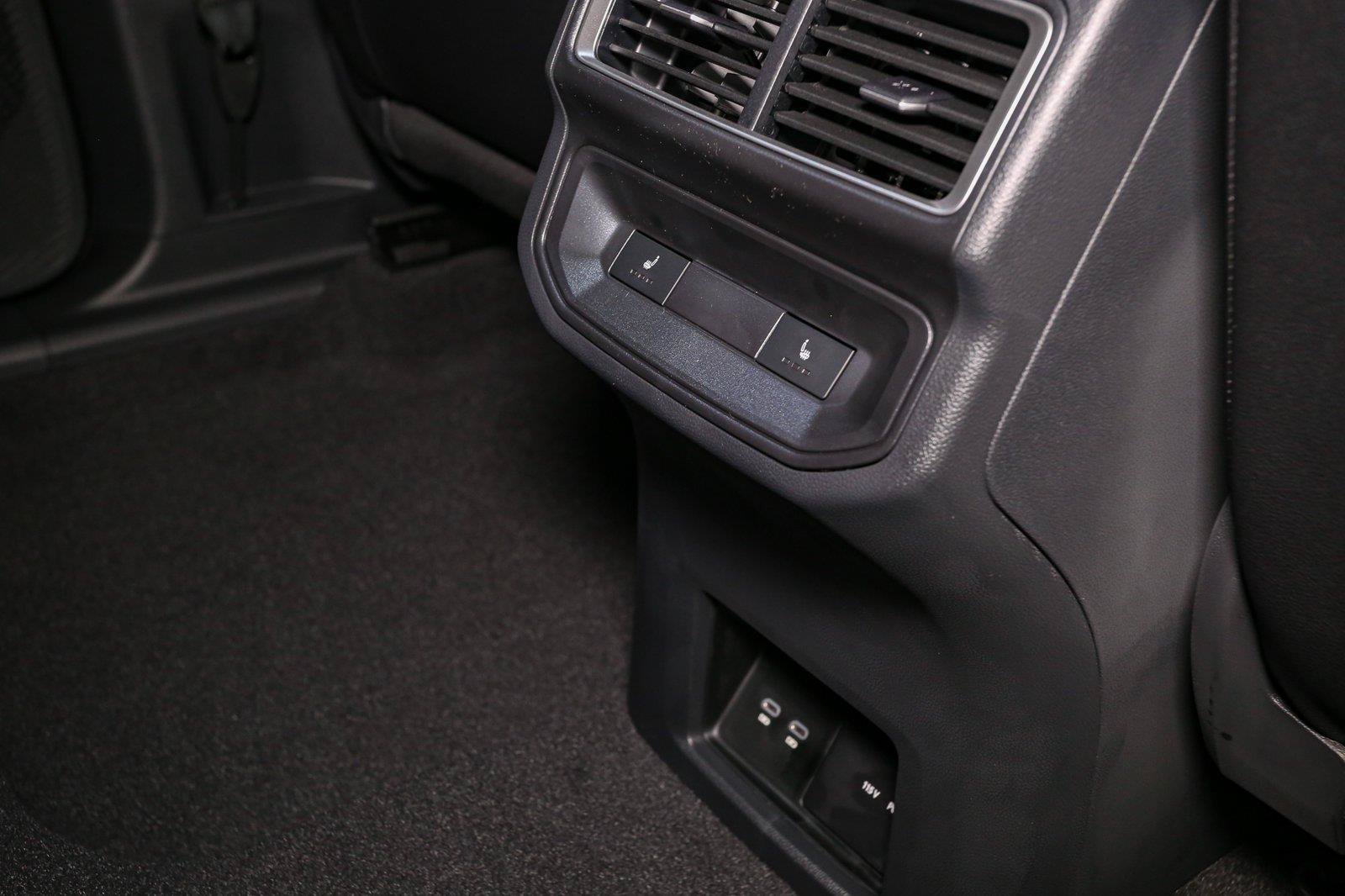 New 2026 Volkswagen Atlas Cross Sport SEL AWD/4WD image 19
