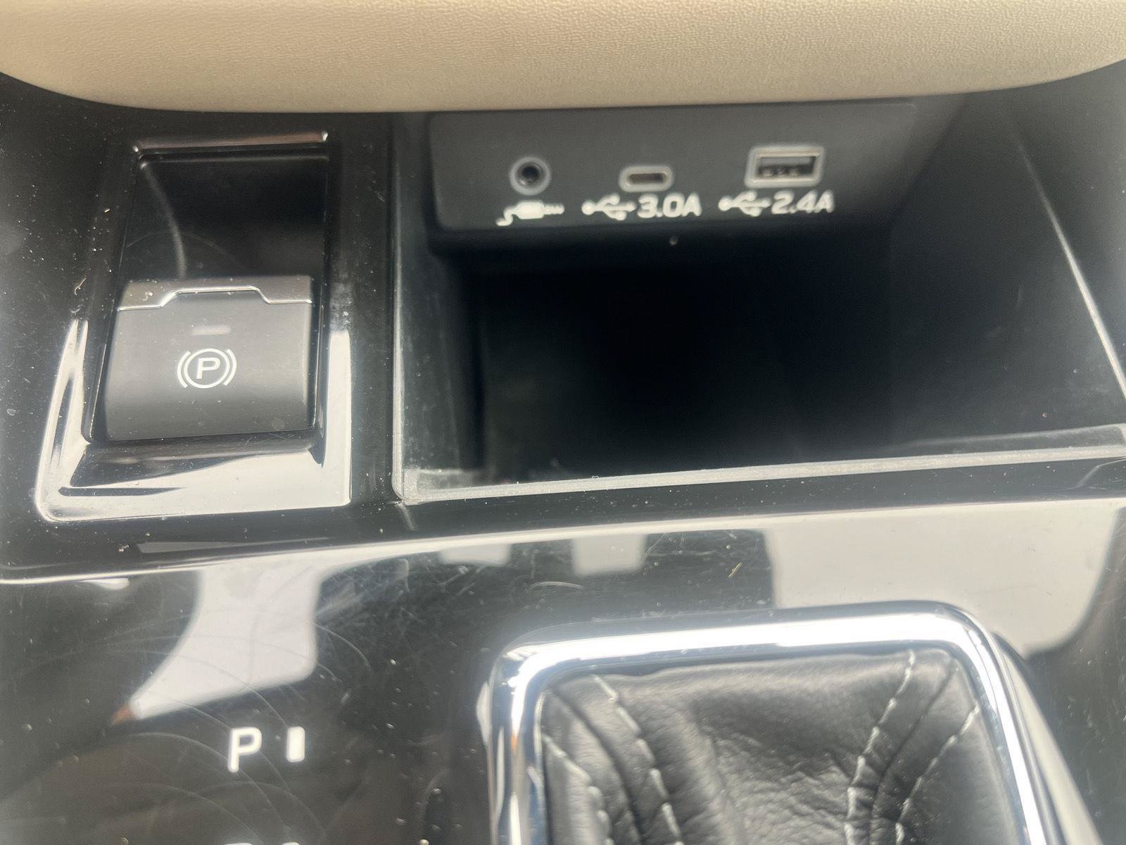 Certified 2025 Subaru Outback Premium AWD/4WD image 32