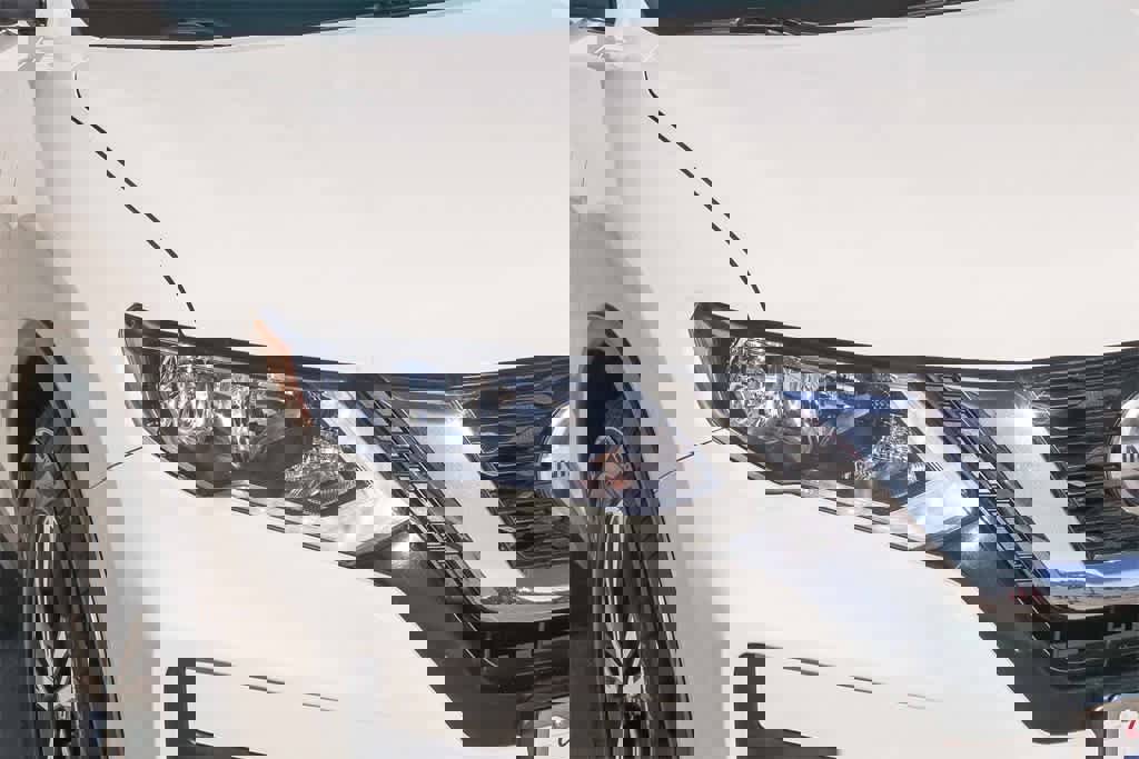 Used 2020 Nissan Rogue SV w/ Premium Package image 4