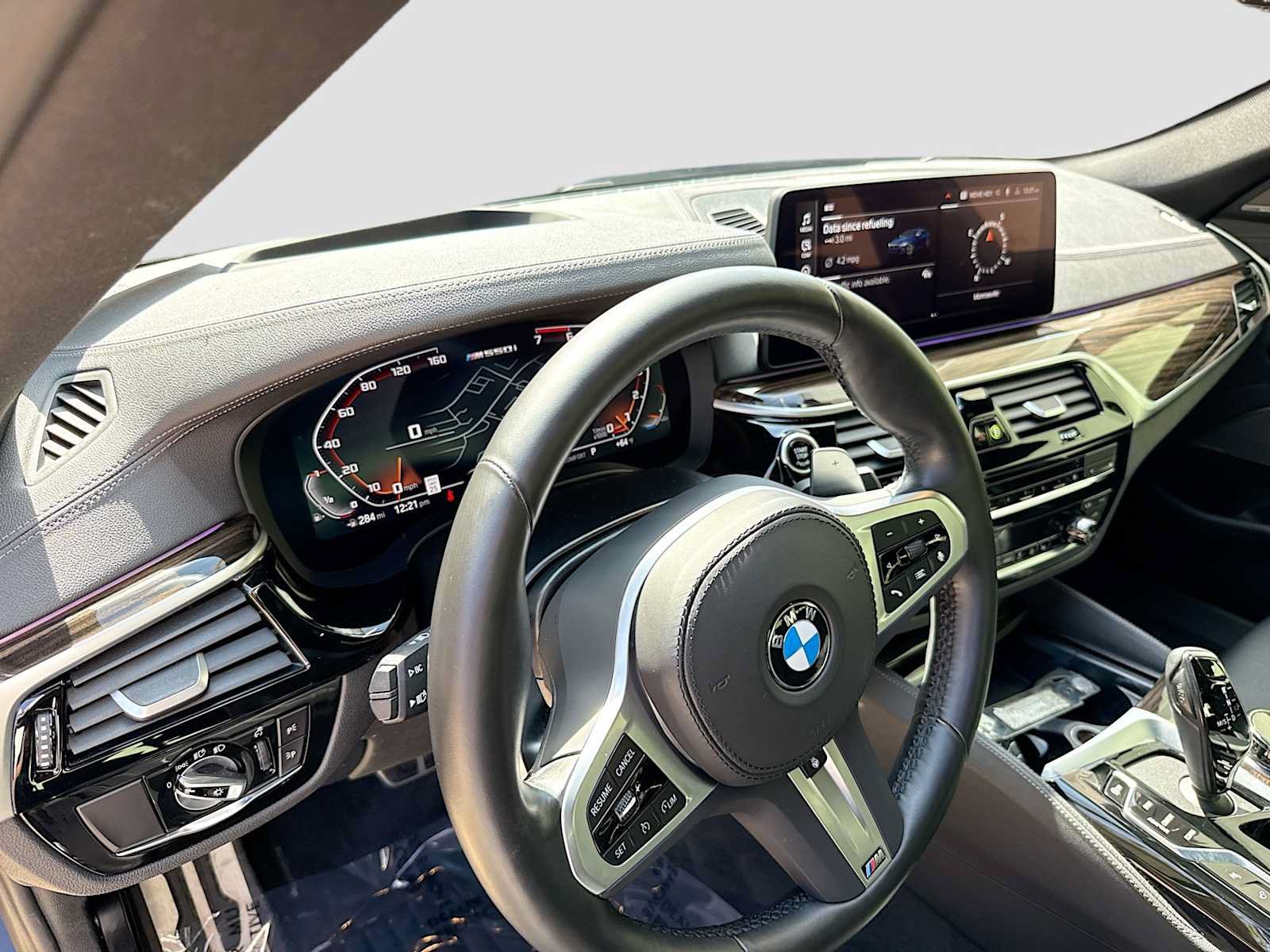 Used 2023 BMW M550i xDrive w/ Executive Package AWD/4WD image 8