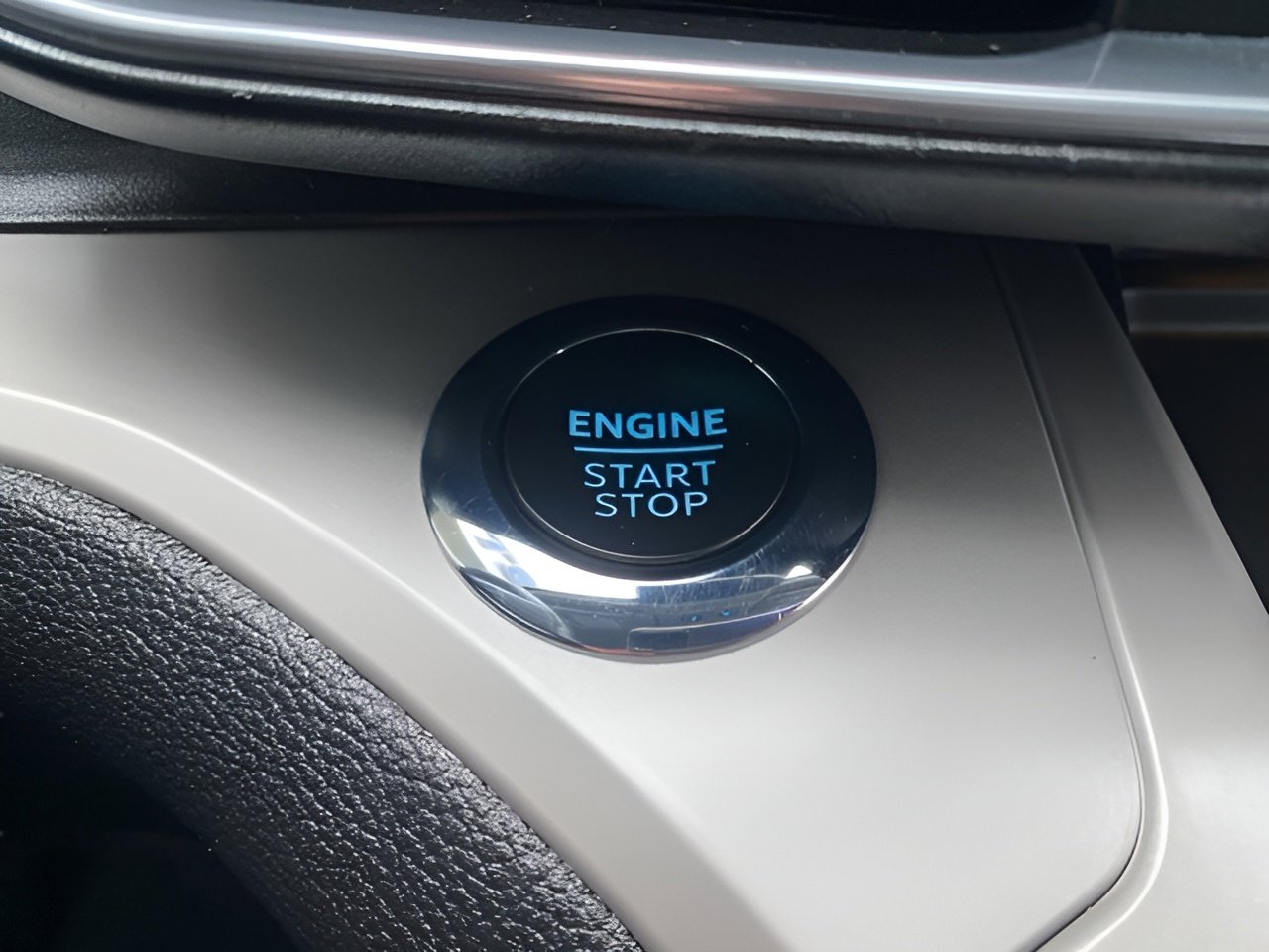 Used 2023 Ford Explorer XLT w/ Equipment Group 202A image 51