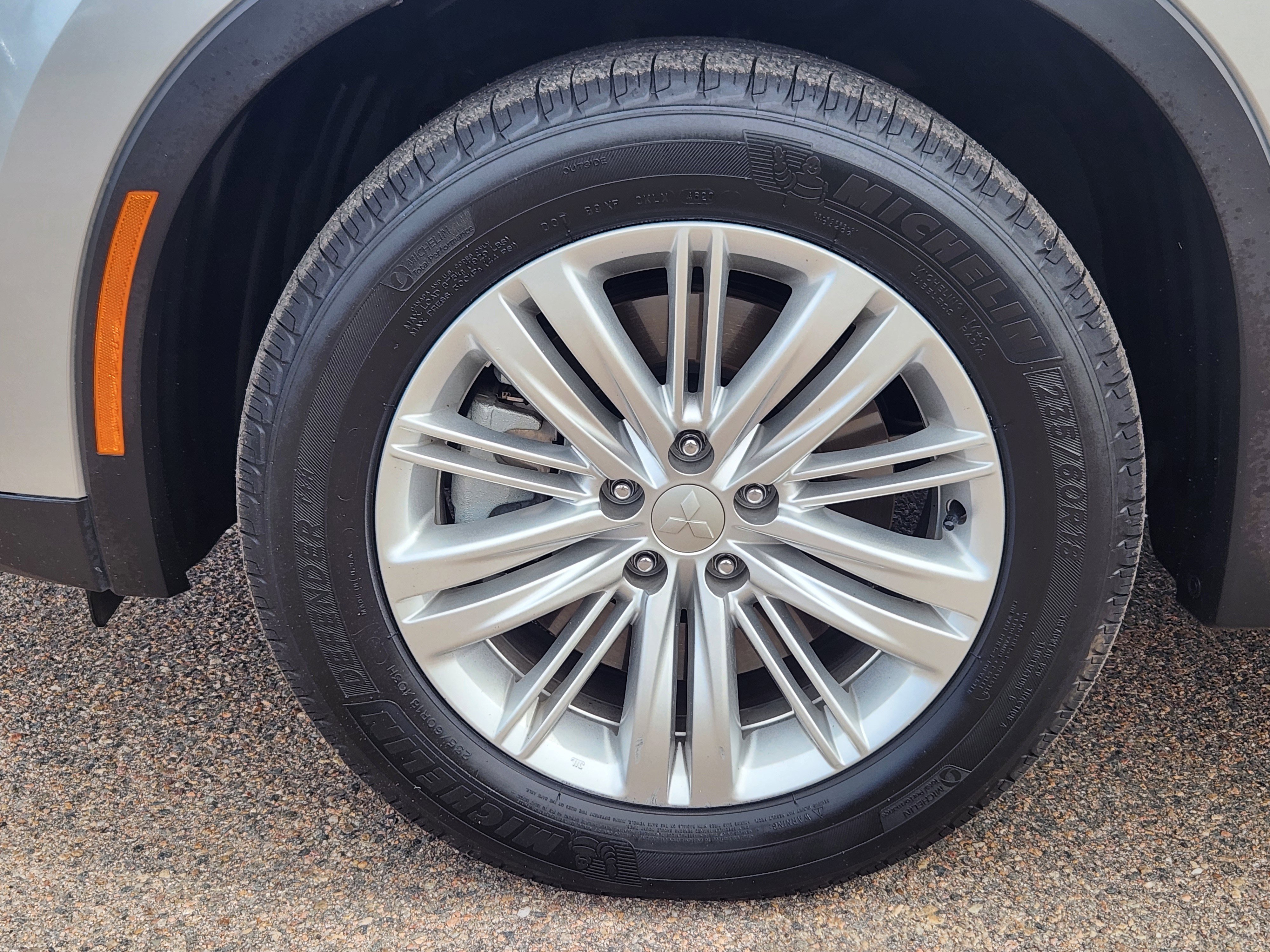 Used 2025 Mitsubishi Outlander ES AWD/4WD image 7