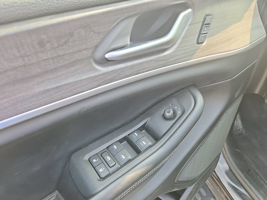 Used 2024 Jeep Grand Cherokee Limited w/ Luxury Tech Group II AWD/4WD image 19