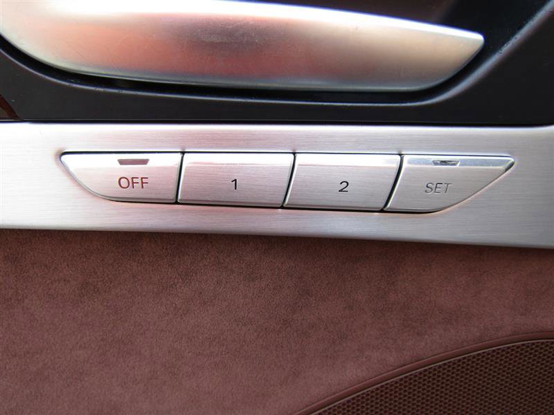 Used 2014 Audi A8 3.0T w/ Premium Package image 11