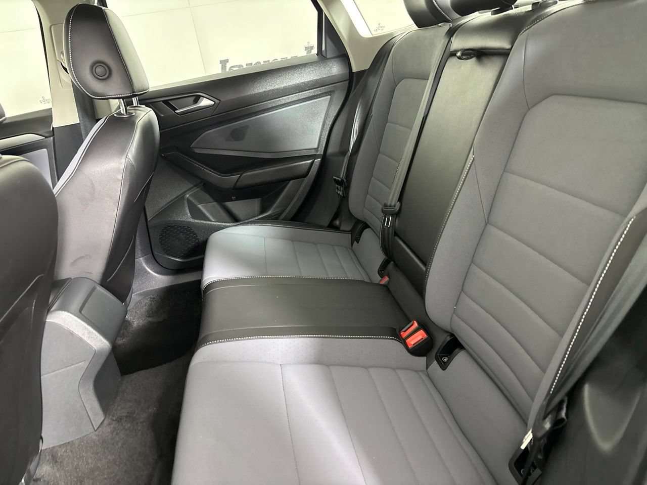 Used 2026 Volkswagen Jetta SE FWD image 24