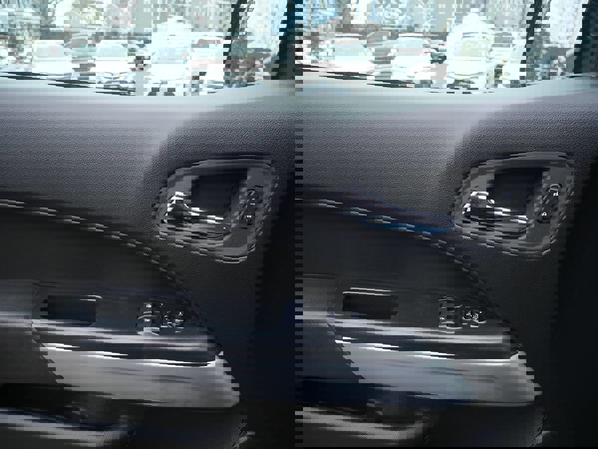 Used 2022 Chevrolet Colorado LT w/ Fleet Safety Package image 14