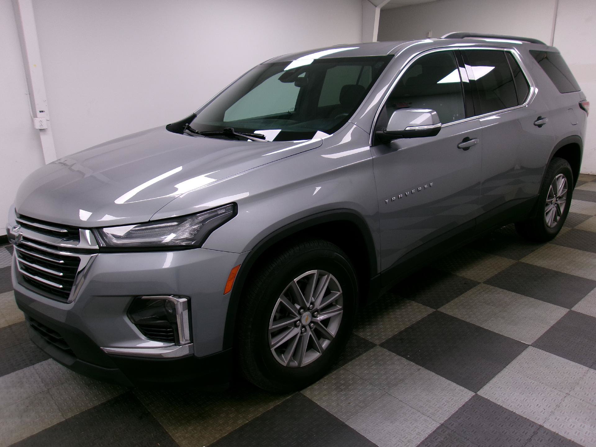 Used 2023 Chevrolet Traverse LT w/ LPO, Floor Liner Package