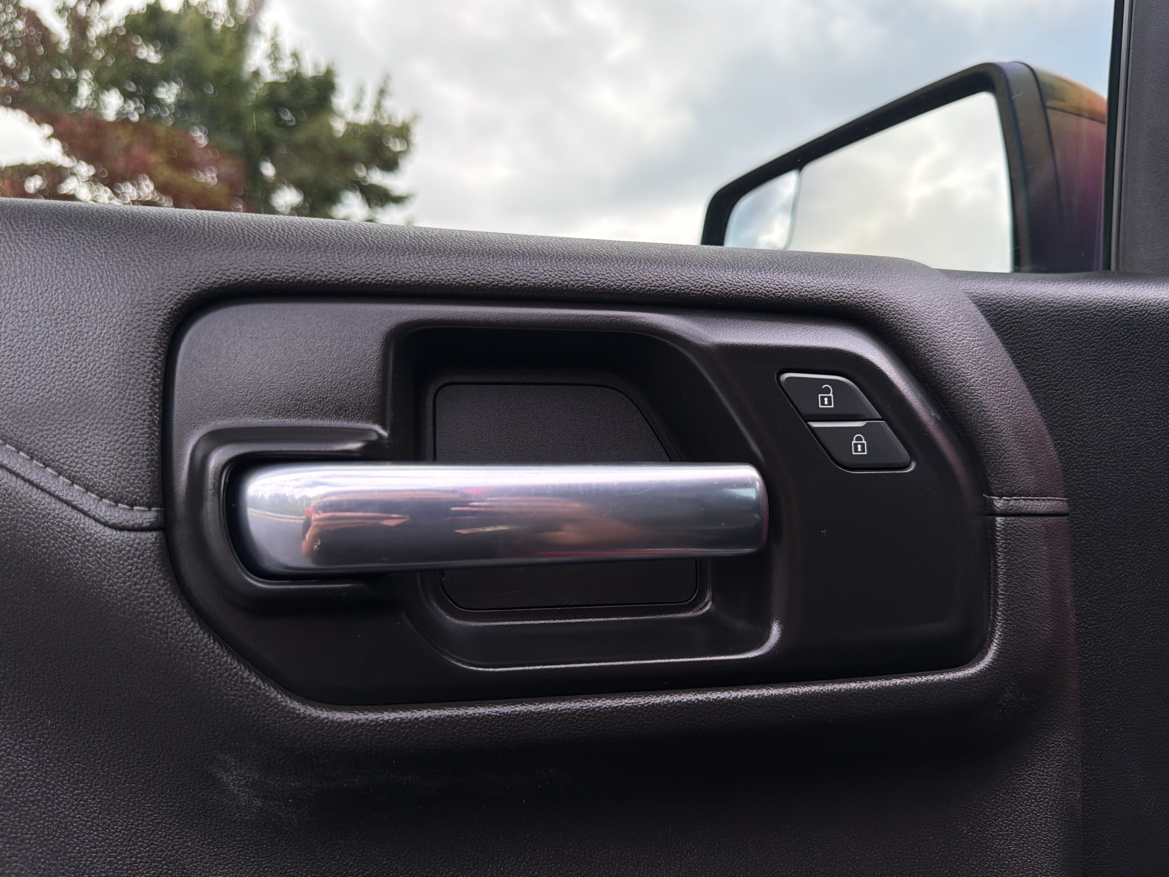 Used 2022 Chevrolet Silverado 1500 LT Trail Boss w/ Bed Protection Package AWD/4WD image 26