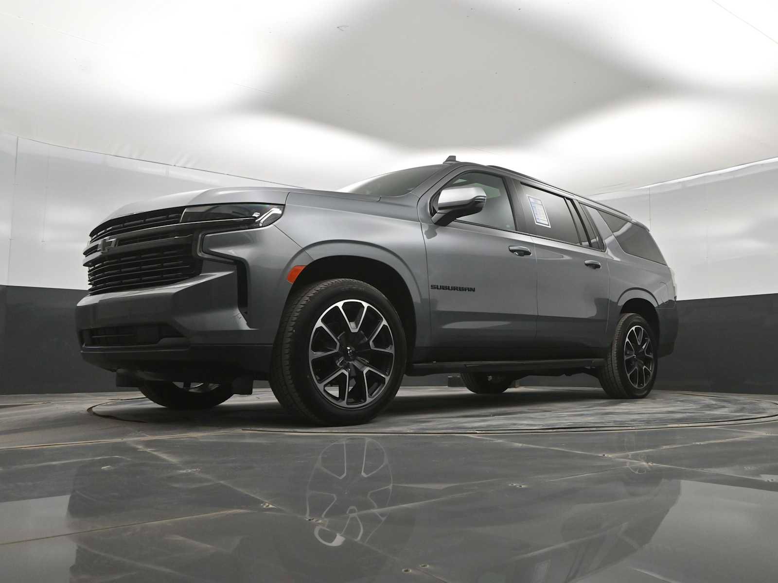 Used 2022 Chevrolet Suburban RST w/ Luxury Package AWD/4WD image 34