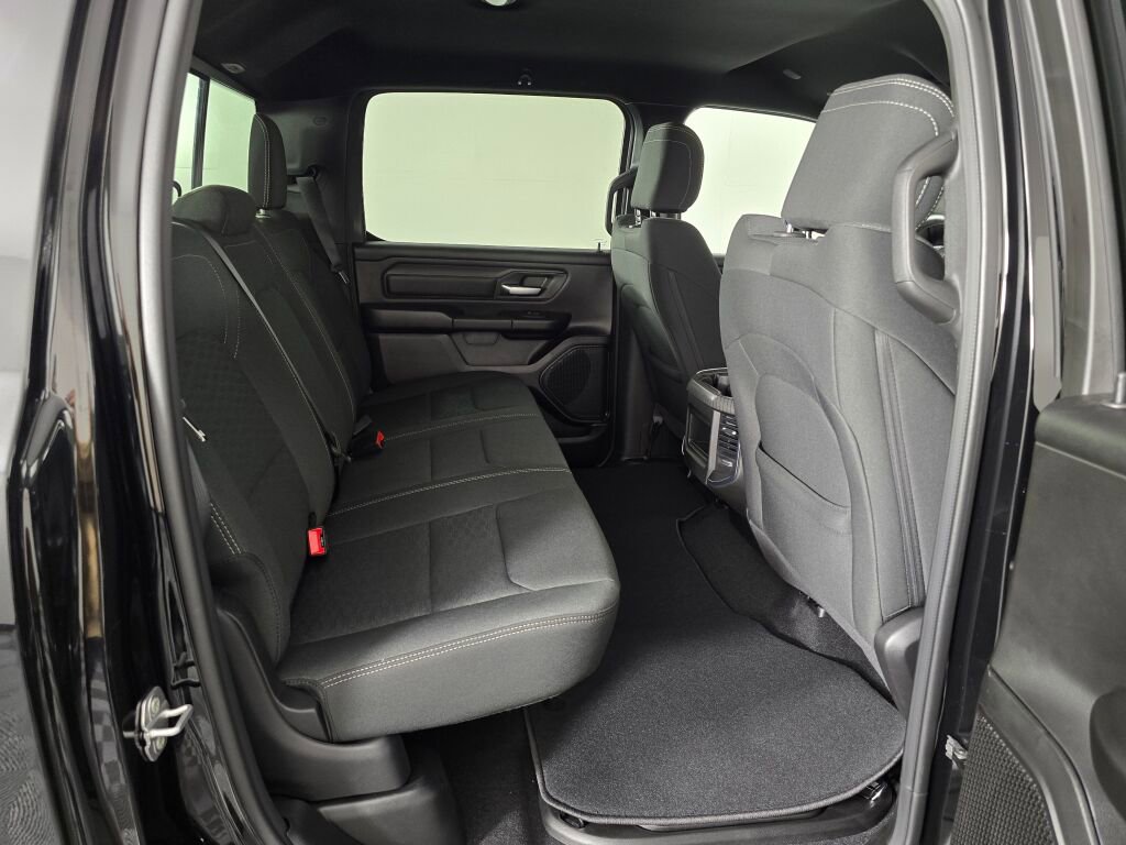 New 2026 RAM 1500 Express AWD/4WD image 41