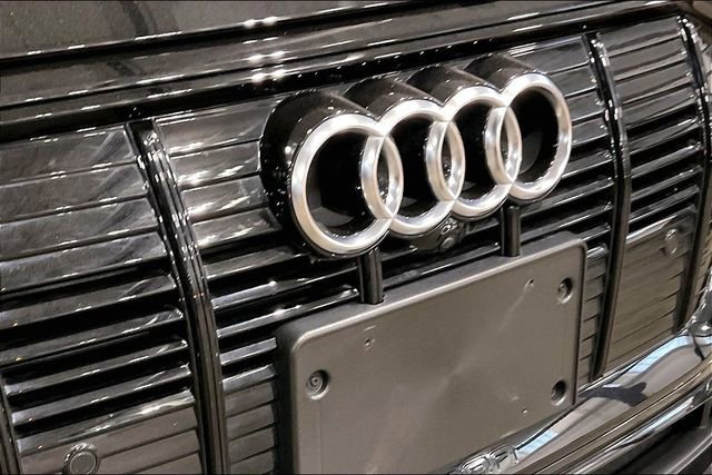 Used 2023 Audi e-tron Premium w/ Convenience Plus Package image 30