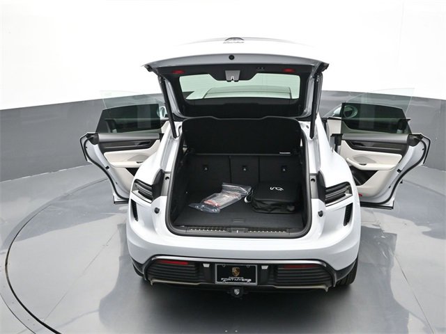 New 2025 Porsche Macan Turbo Electric image 33