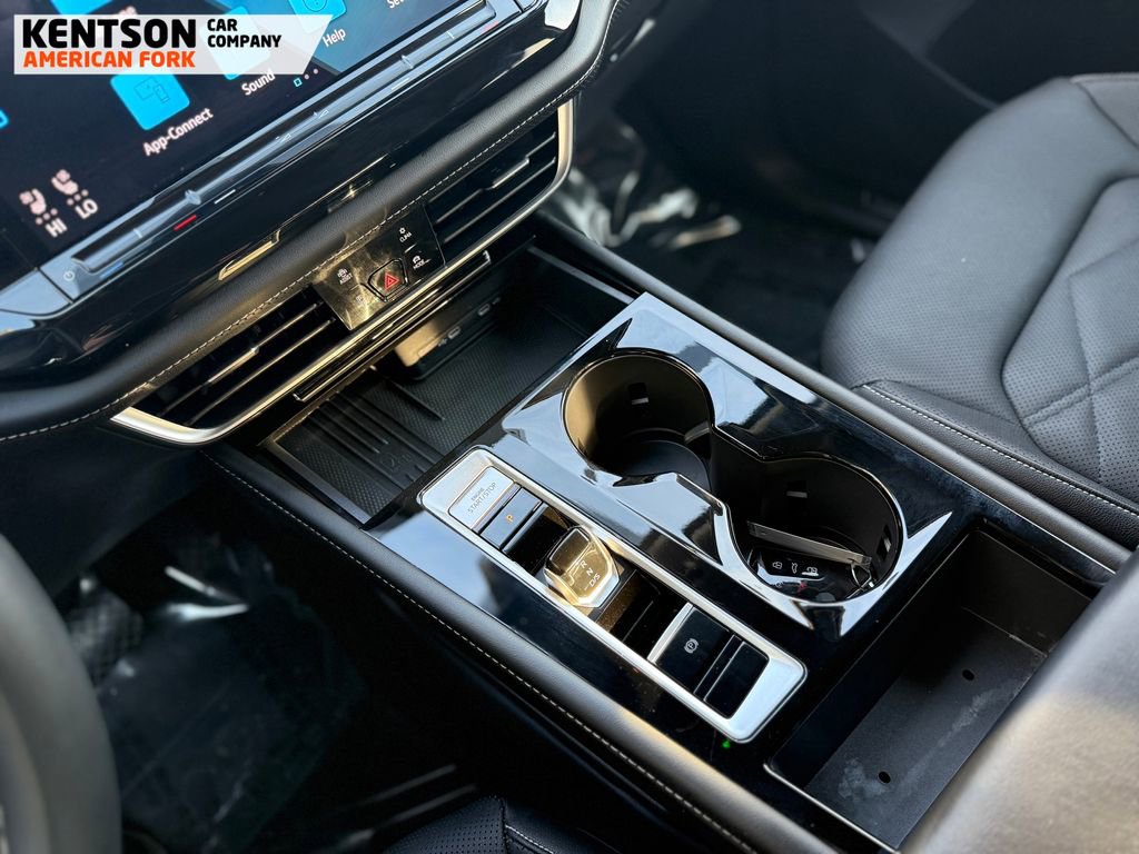 Used 2025 Volkswagen Atlas SE image 24