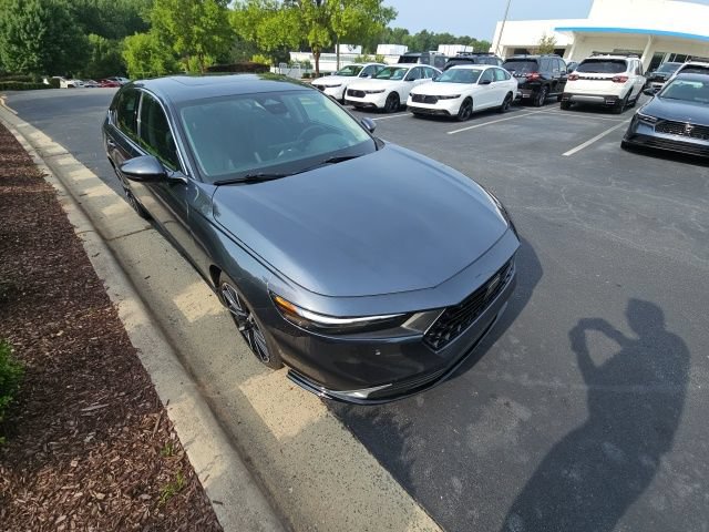 Used 2025 Honda Accord Touring image 7