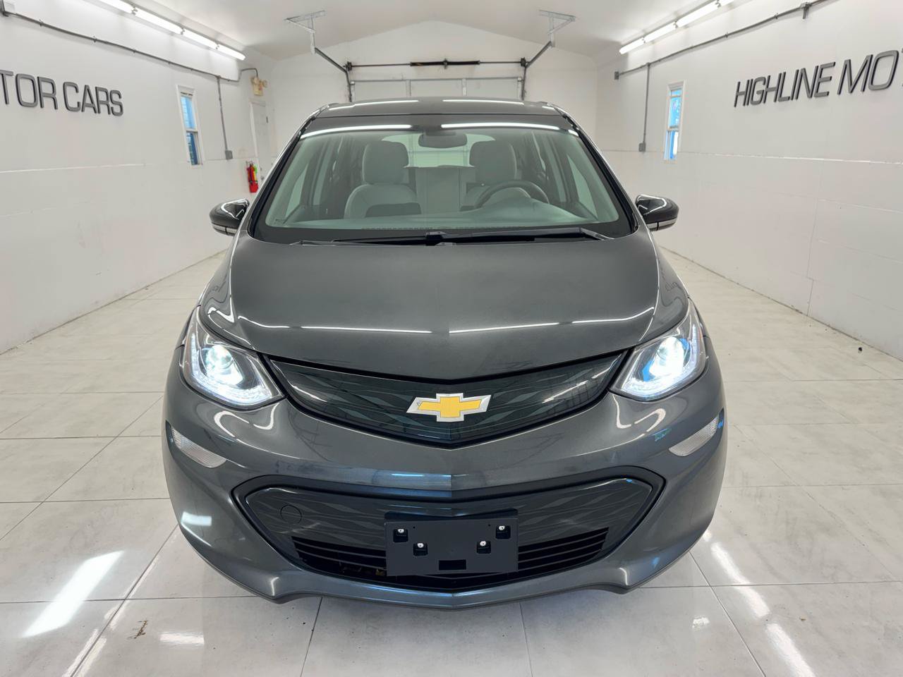 Used 2018 Chevrolet Bolt LT FWD image 2
