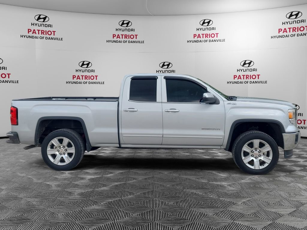 Used 2015 GMC Sierra 1500 SLE w/ SLE Value Package AWD/4WD image 2
