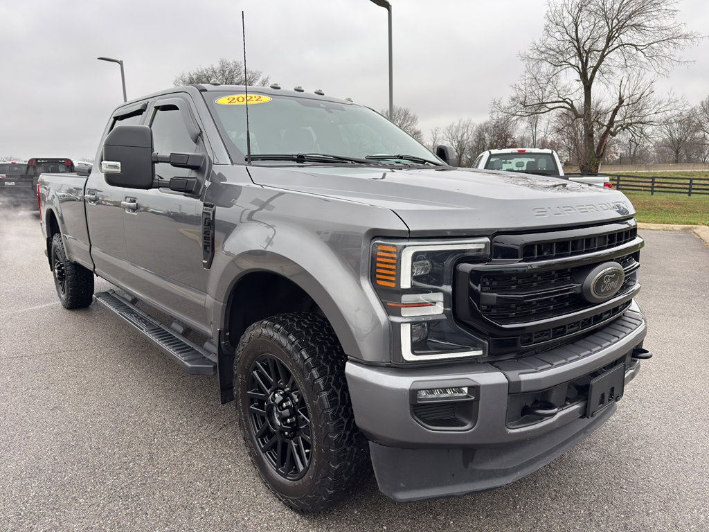 Used 2022 Ford F250 Lariat w/ Black Appearance Package image 3