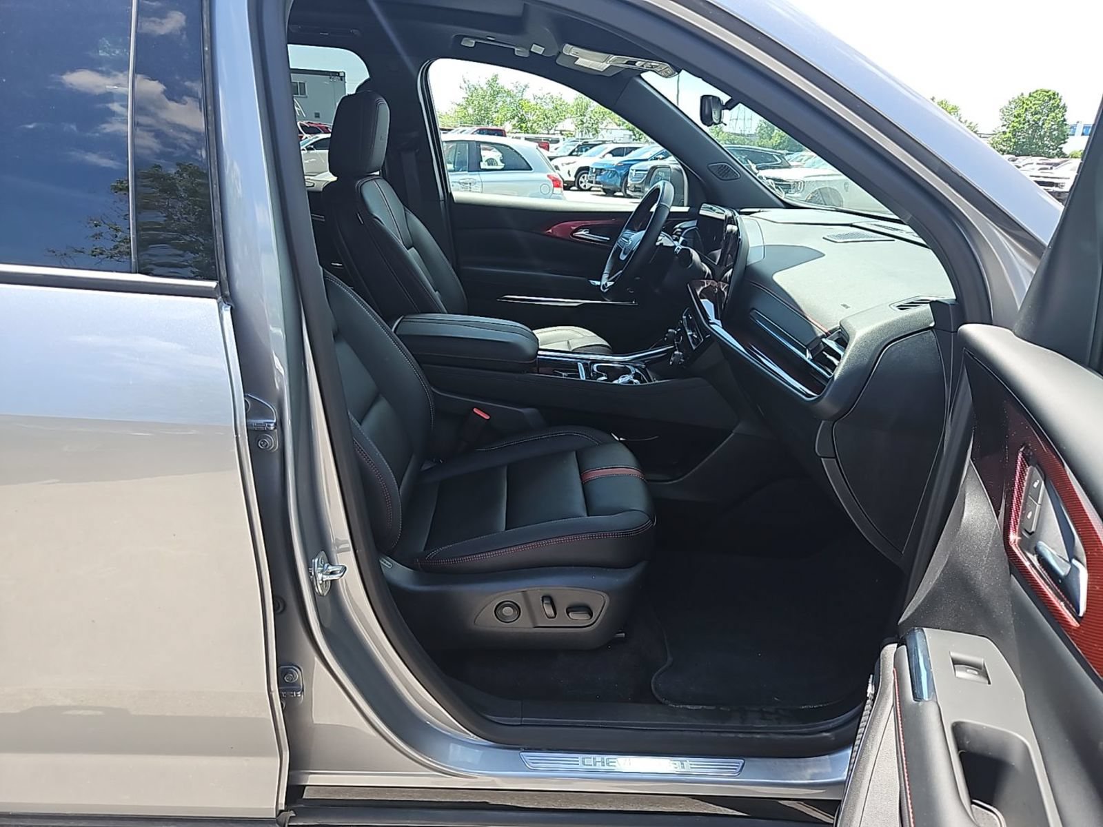 Used 2026 Chevrolet Traverse RS AWD/4WD image 8