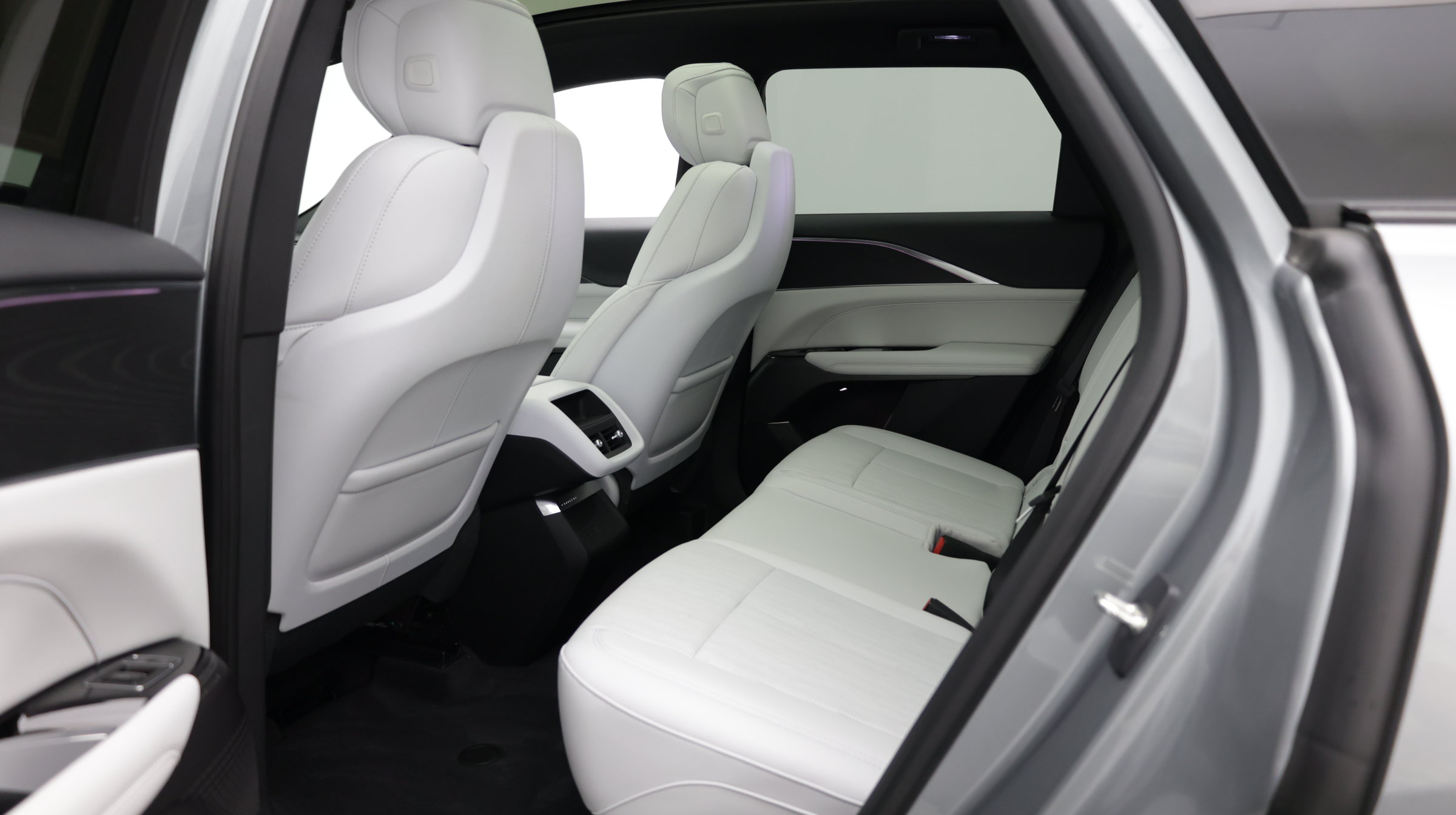 Used 2024 Cadillac Lyriq Luxury RWD image 30