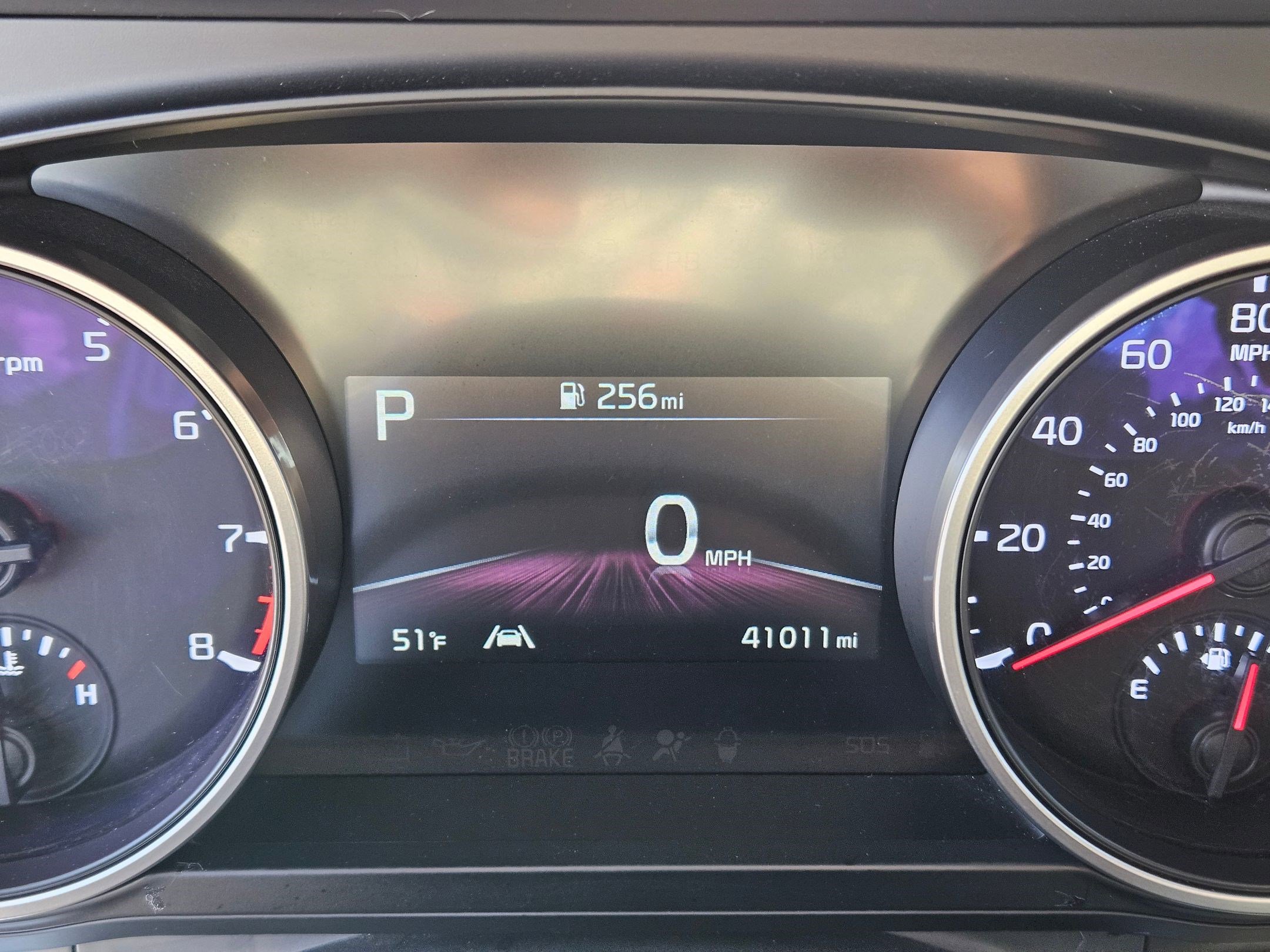 Used 2022 Kia Carnival LX image 21