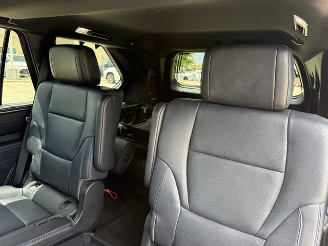 Used 2025 Toyota Sequoia Platinum AWD/4WD image 29