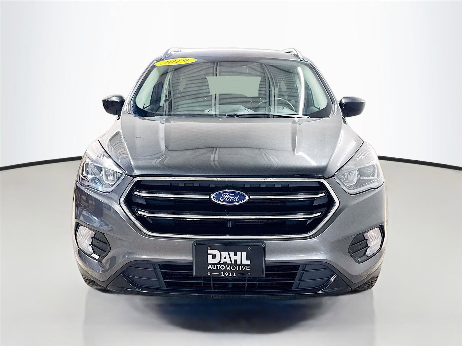 Used 2019 Ford Escape SE image 2