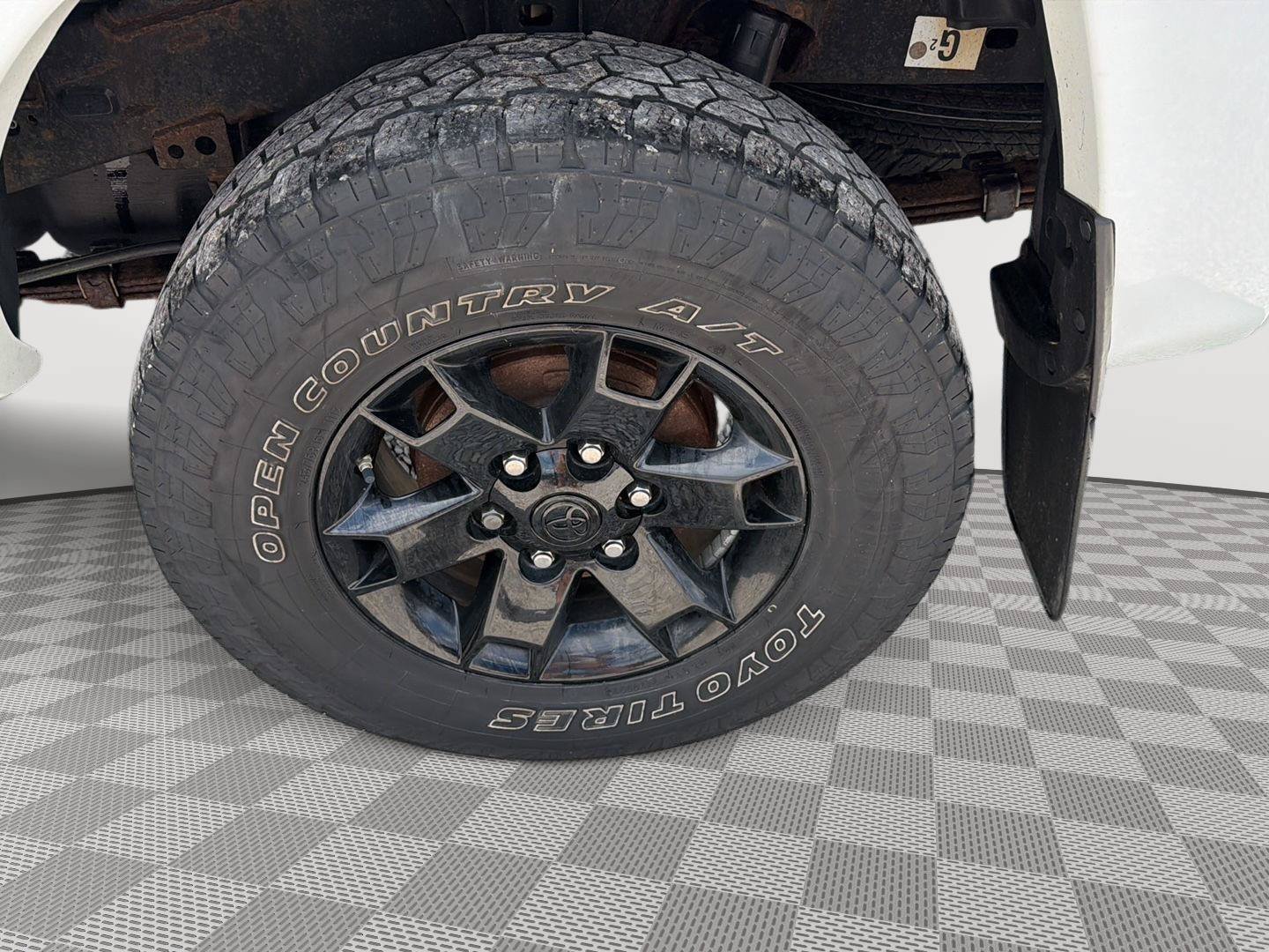 Used 2015 Toyota Tacoma 4x4 Double Cab w/ Convenience Package image 9