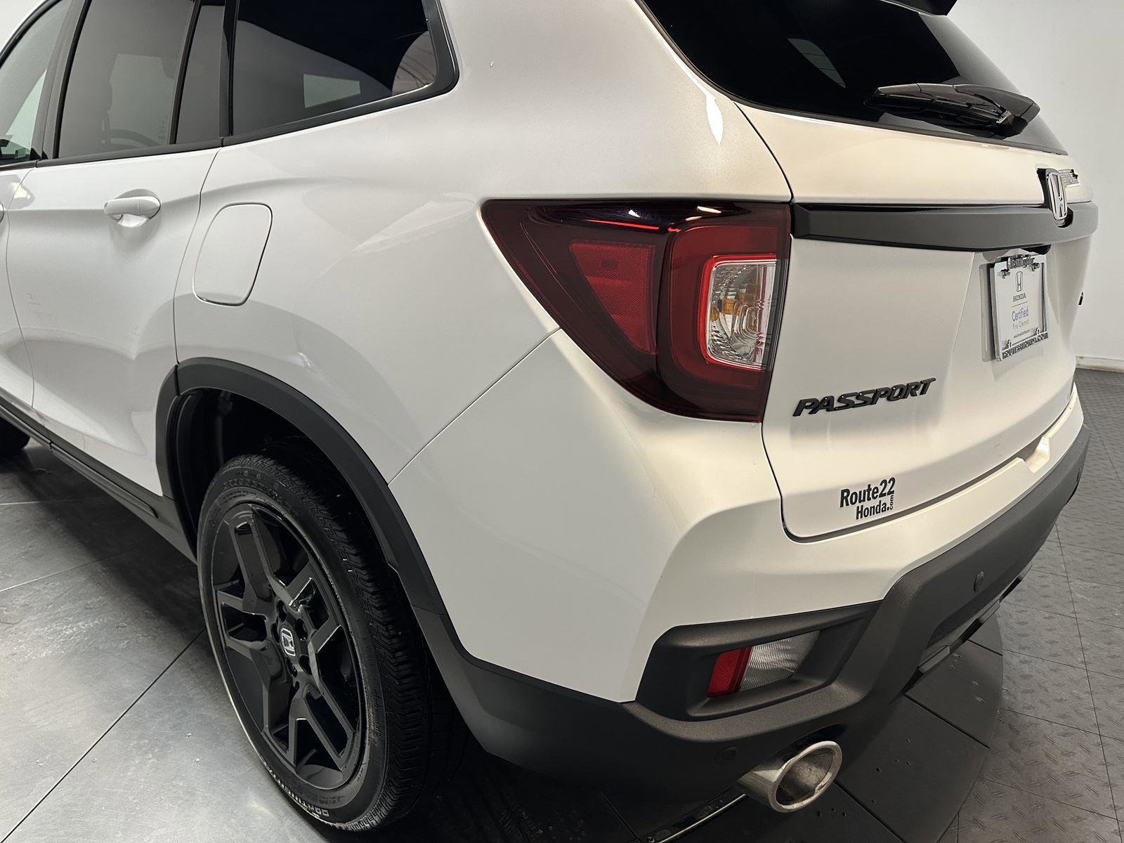 Certified 2024 Honda Passport Black Edition image 10