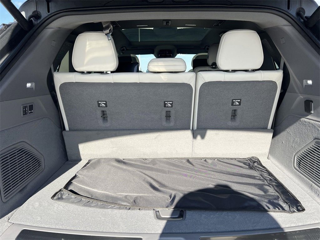 New 2026 Cadillac Escalade IQ Luxury 1 image 32