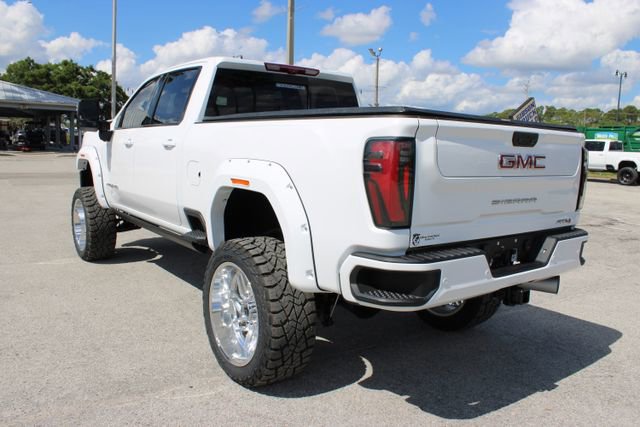 Used 2025 GMC Sierra 2500 AT4 w/ AT4 Premium Plus Package AWD/4WD image 8