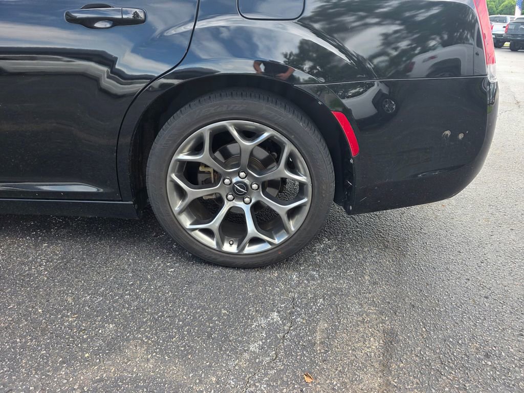 Used 2017 Chrysler 300 S w/ 300S Premium Group RWD image 3