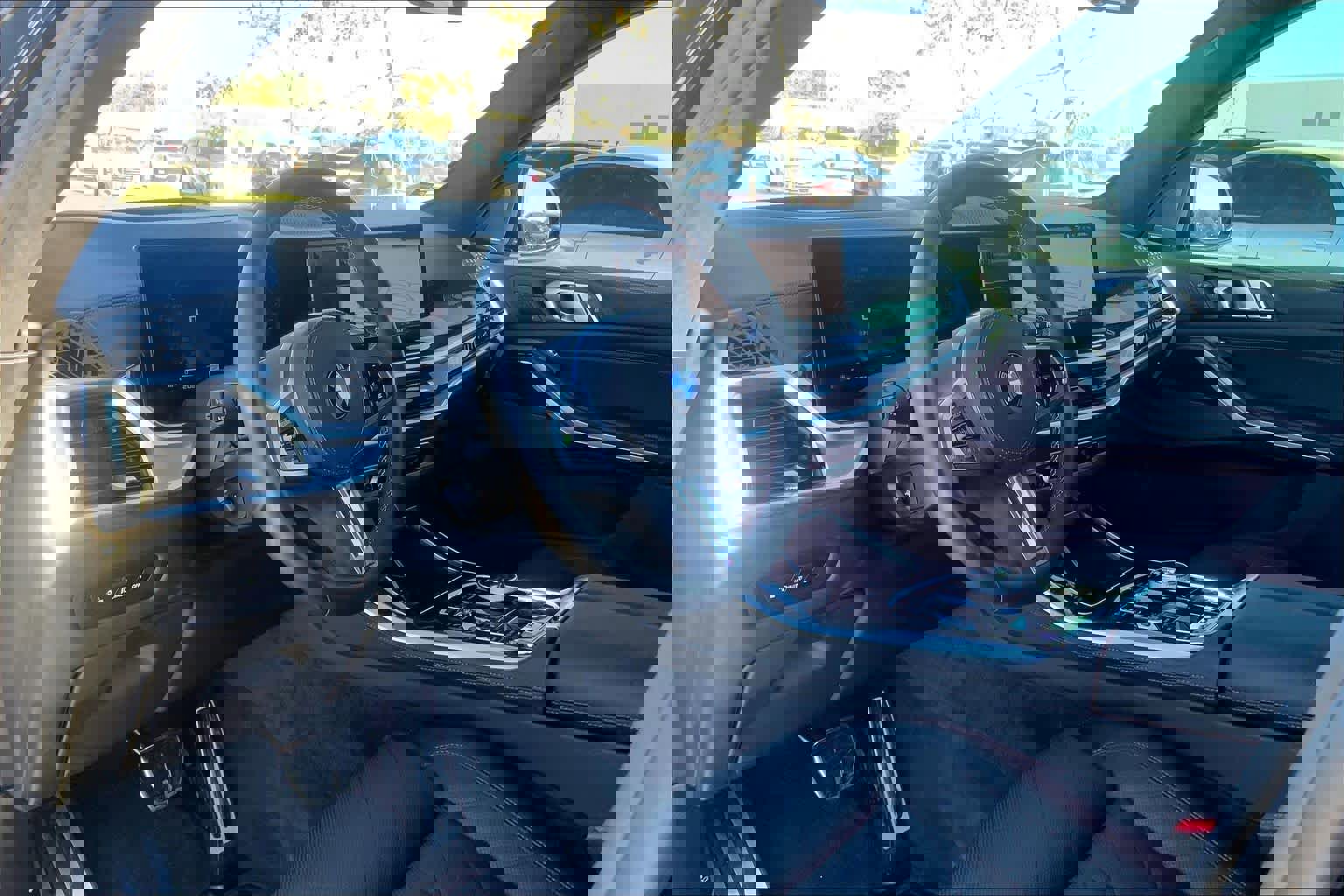 Certified 2025 BMW X5 M60i w/ Executive Package image 17