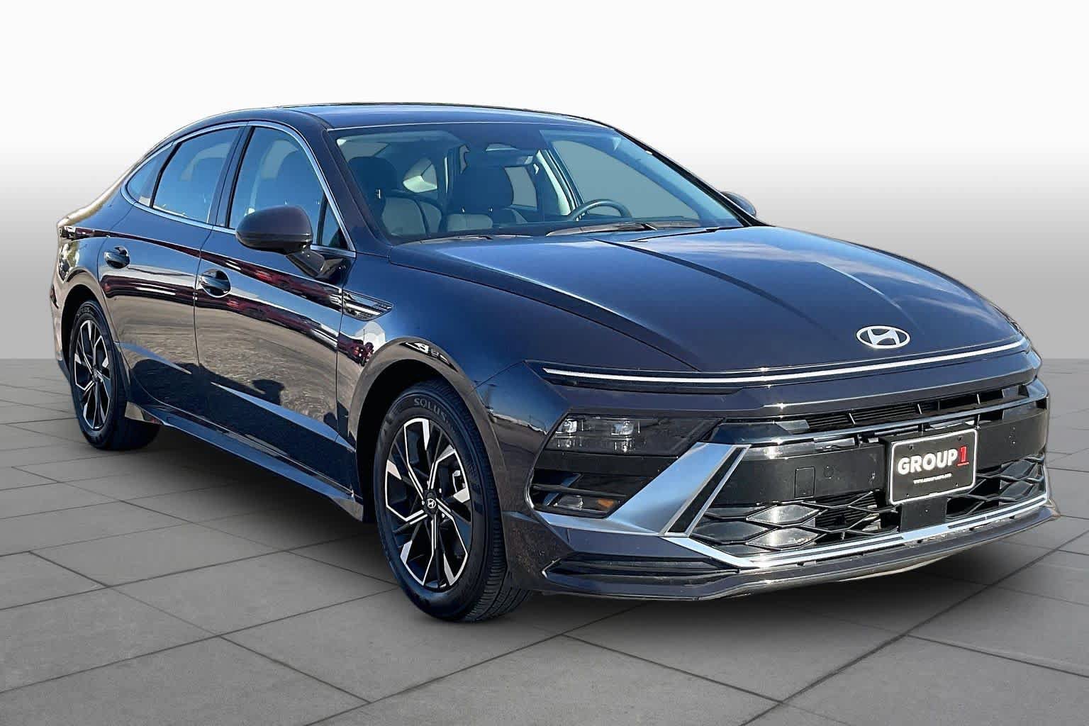 Used 2025 Hyundai Sonata SEL FWD image 3