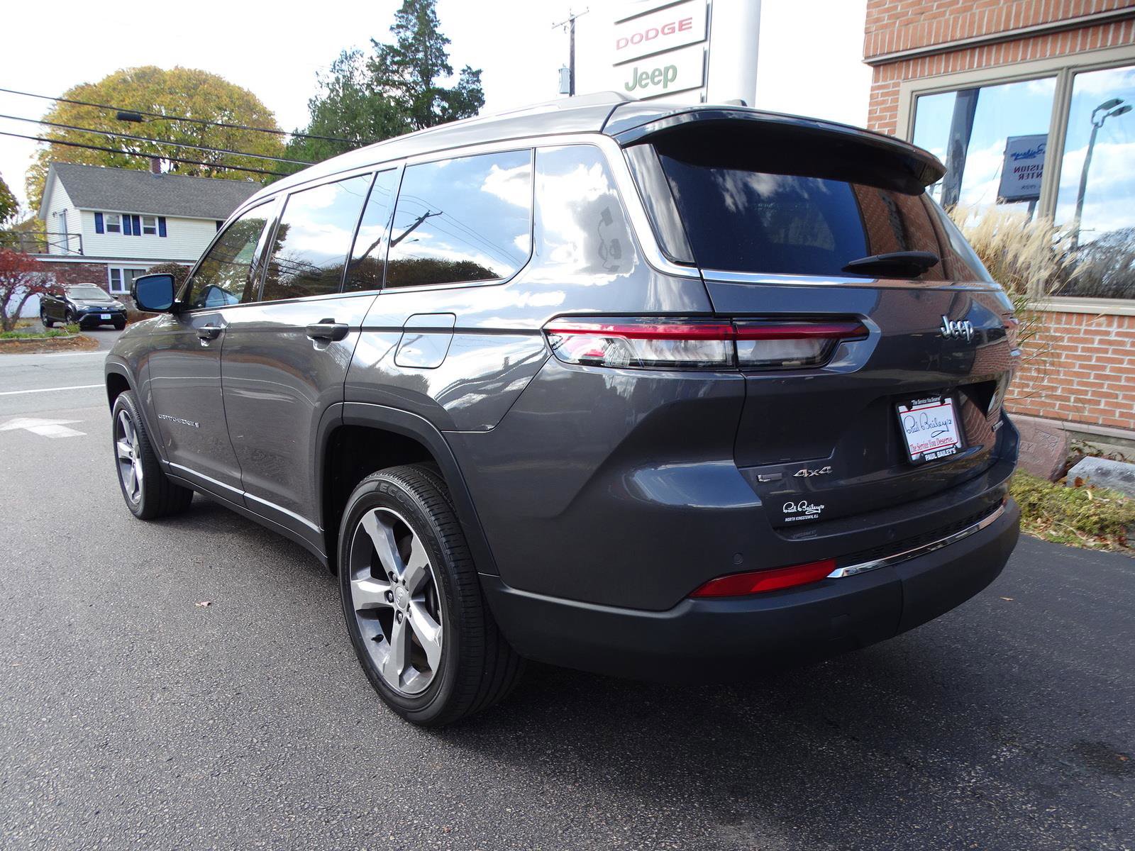 Used 2021 Jeep Grand Cherokee L Limited image 5