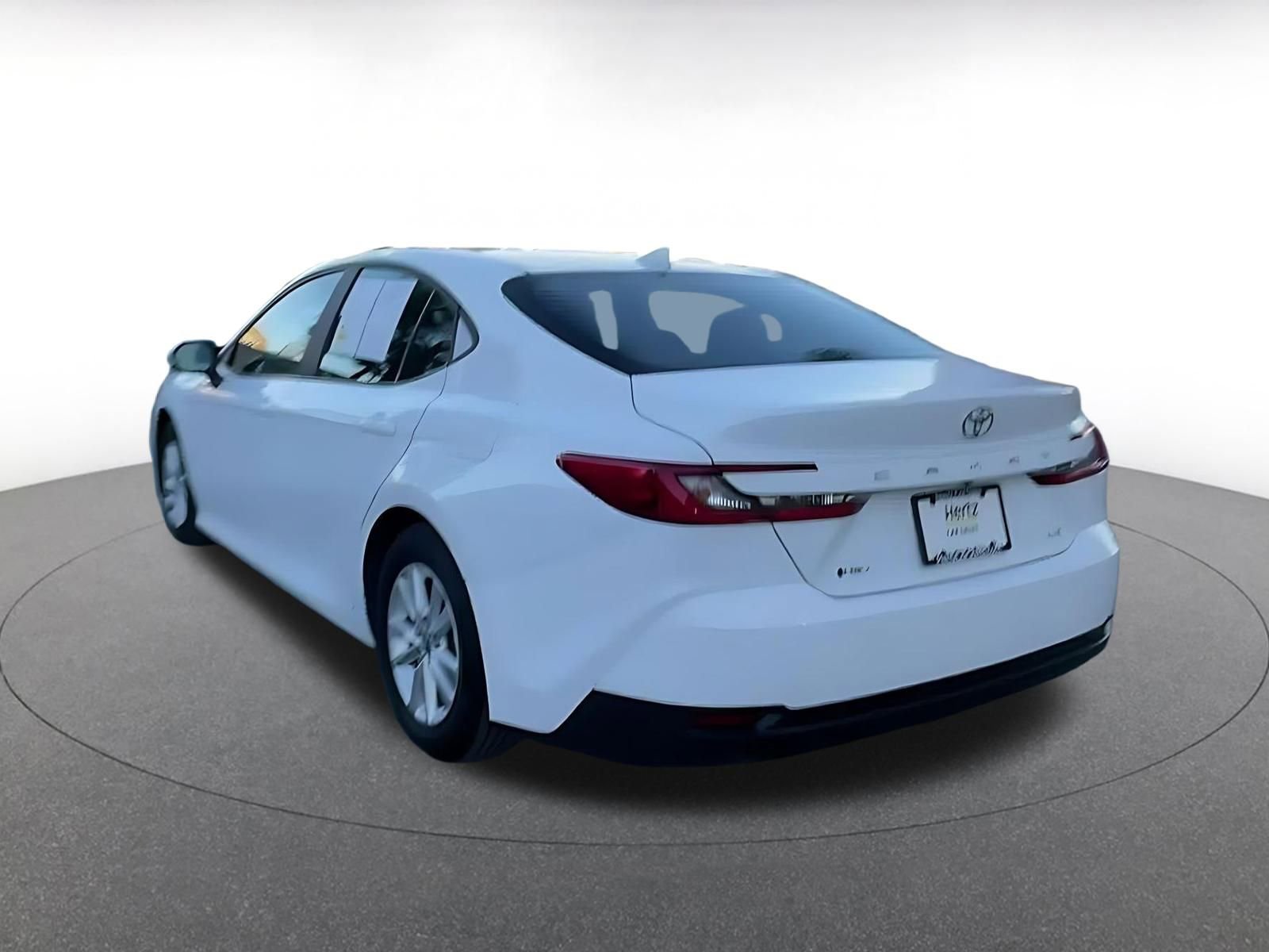 Used 2025 Toyota Camry LE image 11