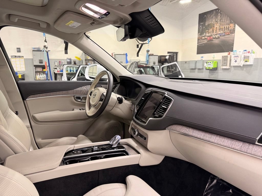 Used 2024 Volvo XC90 B6 Ultimate w/ Protection Package Premier AWD/4WD image 29