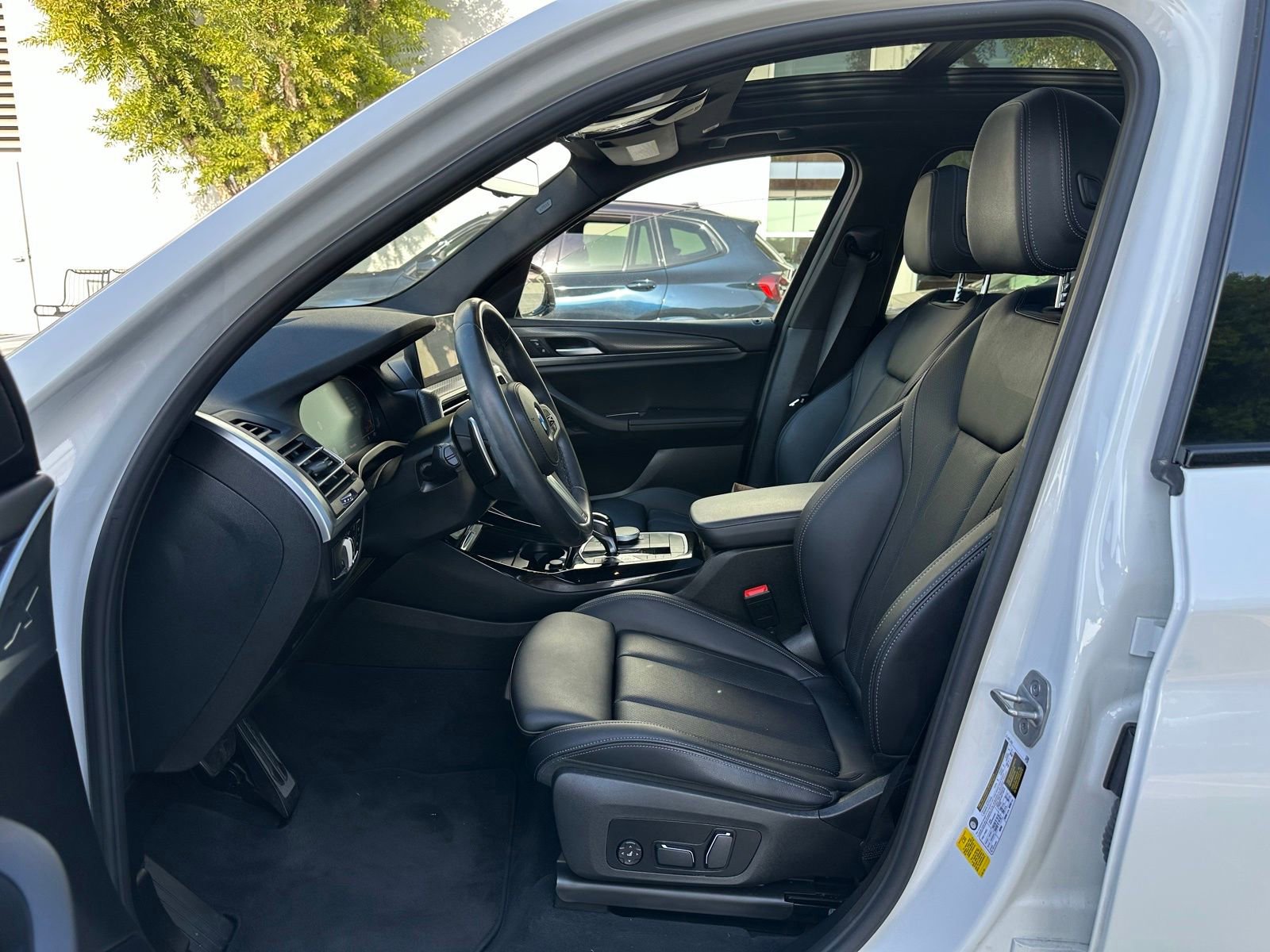 Used 2024 BMW X3 sDrive30i w/ M Sport Package RWD image 2