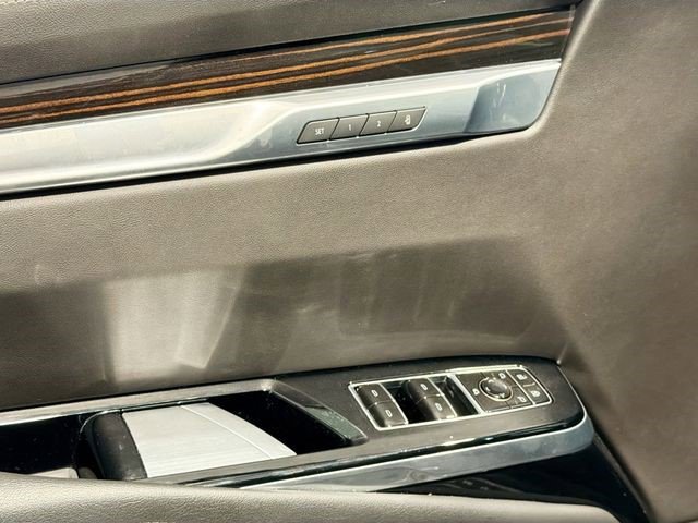 Certified 2025 Cadillac Escalade ESV Premium Luxury AWD/4WD image 18