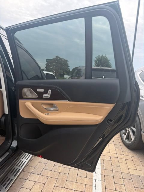 Used 2024 Mercedes-Benz GLS 450 4MATIC w/ AMG Line Exterior image 17