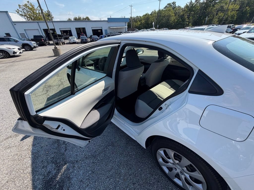 Used 2024 Toyota Corolla LE FWD image 10
