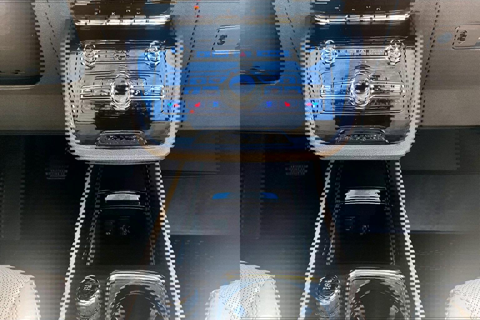 Used 2022 Lincoln Corsair AWD w/ Premium Package image 24