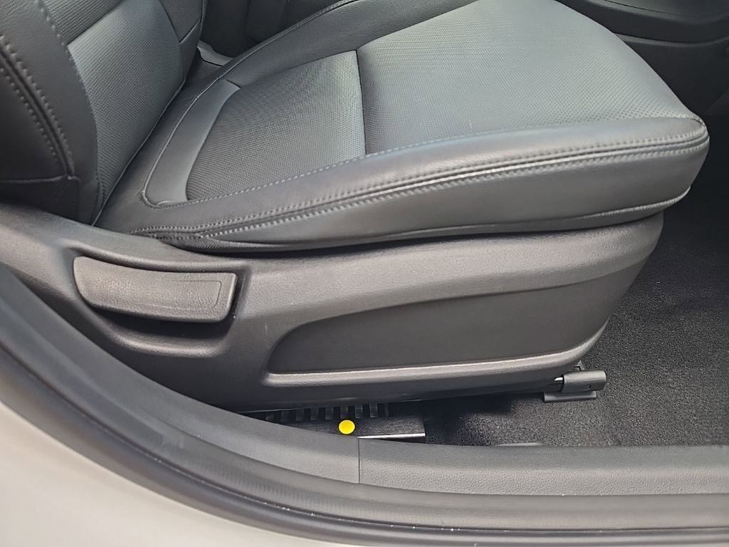 Used 2023 Hyundai Kona Limited w/ Cargo Package AWD/4WD image 26