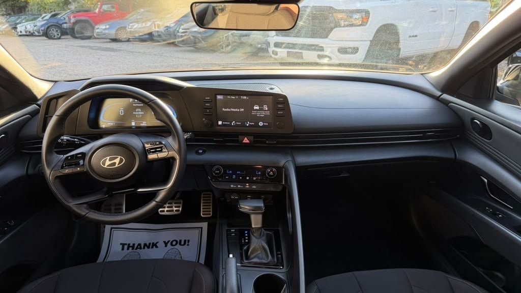 Certified 2025 Hyundai Elantra Sport FWD image 21