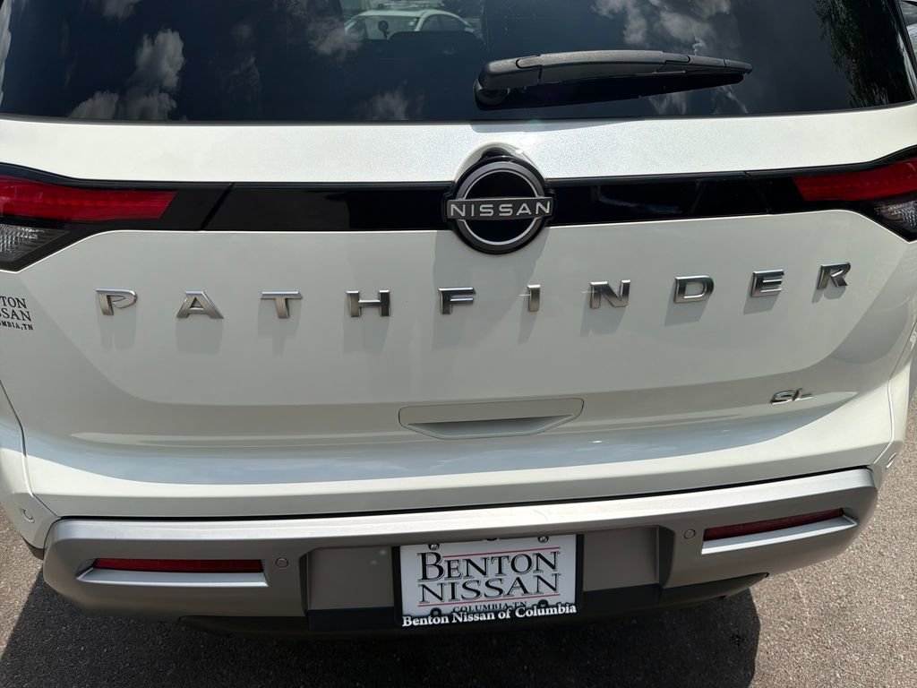 Used 2023 Nissan Pathfinder SL FWD image 37