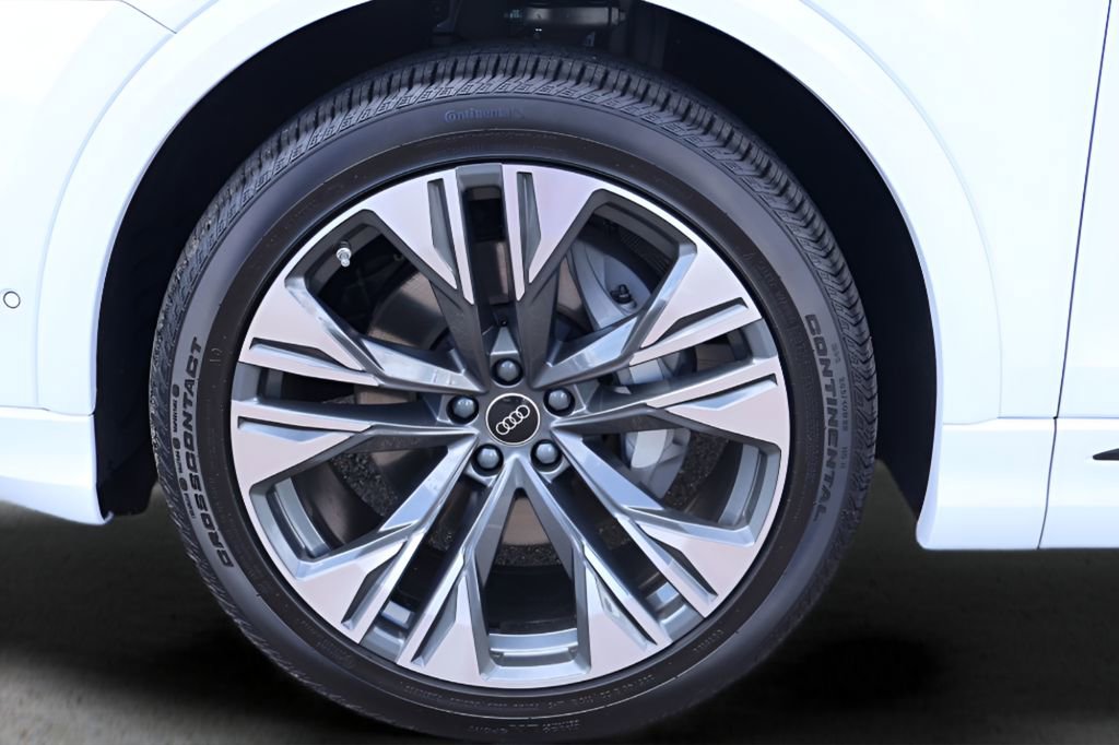 New 2026 Audi Q8 Prestige image 10