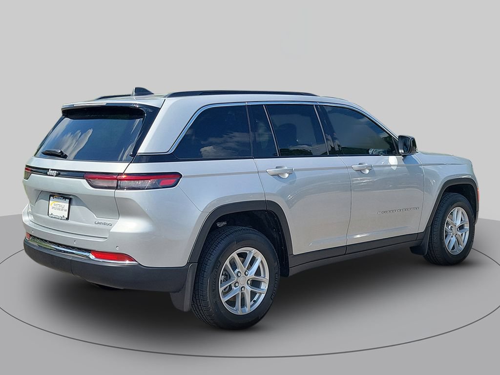 New 2026 Jeep Grand Cherokee Laredo X RWD image 3