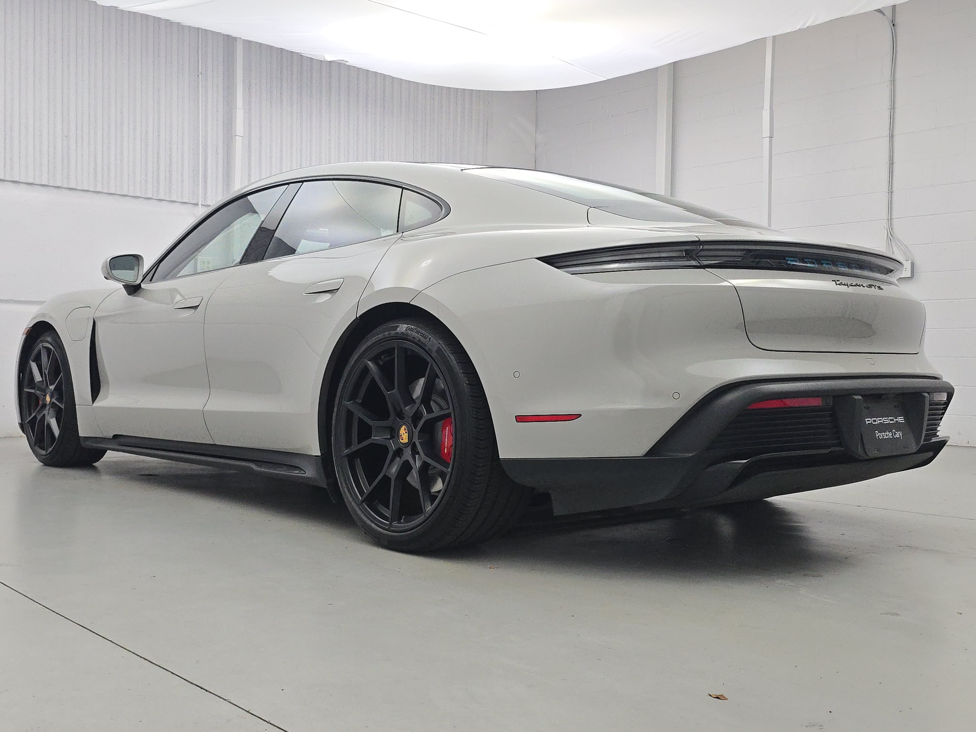 Certified 2024 Porsche Taycan GTS AWD/4WD image 3