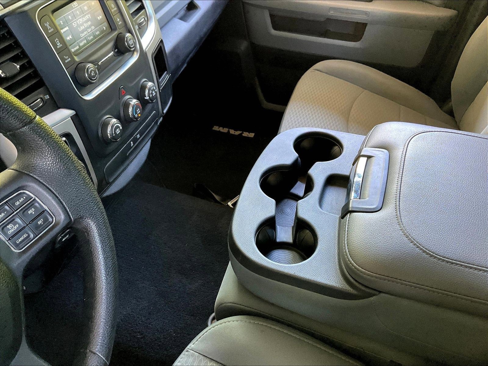 Used 2016 RAM 1500 Classic SLT AWD/4WD image 17